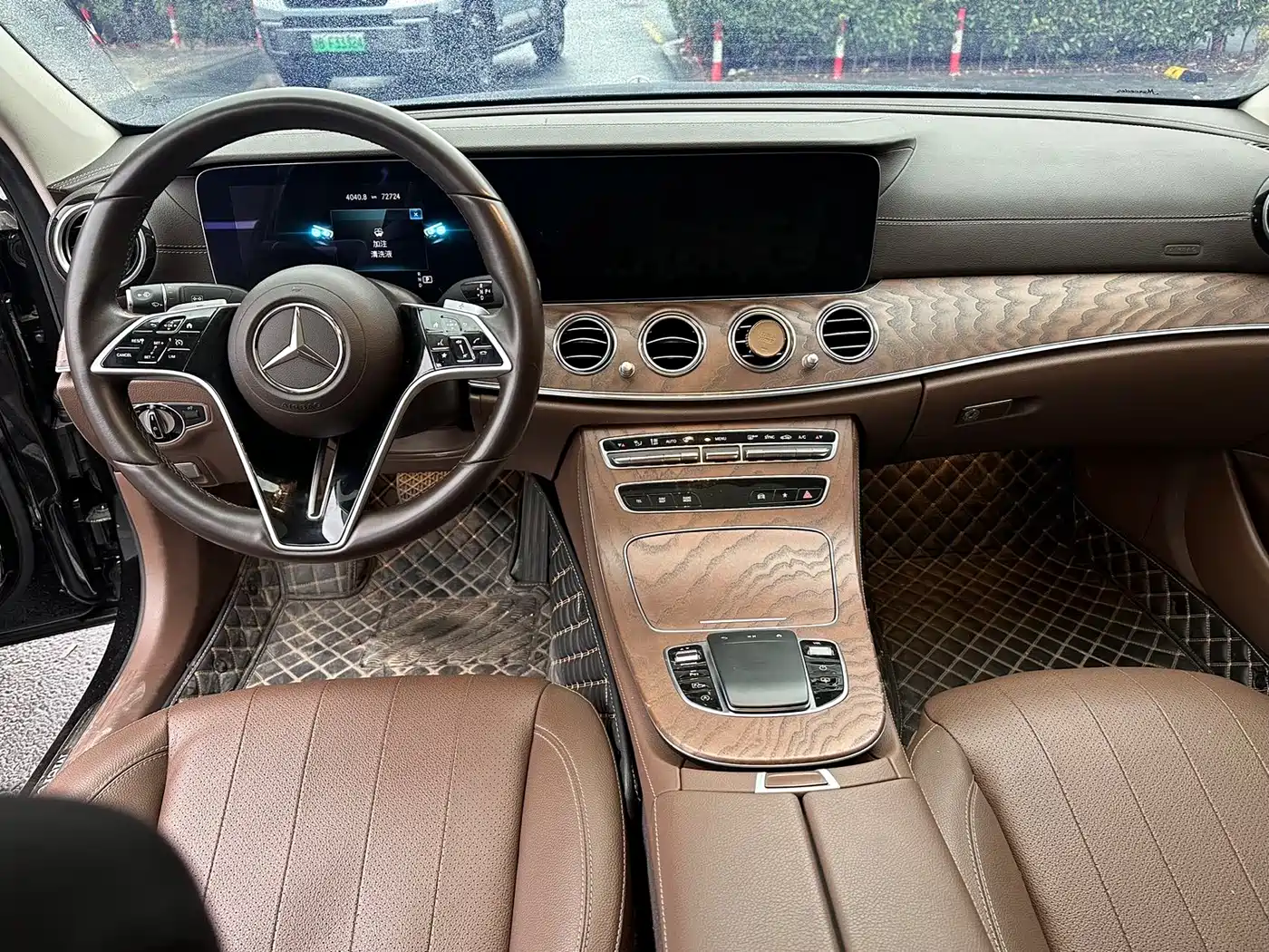 MERCEDES-BENZ E CLASS