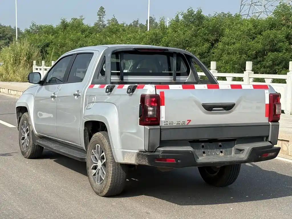 Jiangling Yuhu 7 2021 2020 Model 2.0T Diesel Automatic 2WD Comfort Short Wheelbase China VI JX4D20A6L