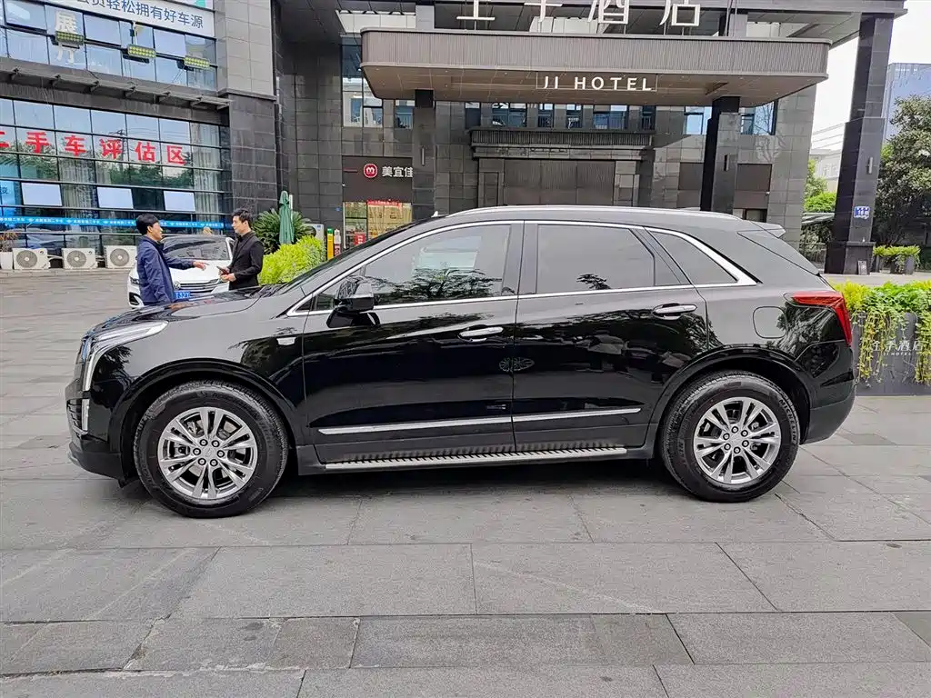 CADILLAC XT5