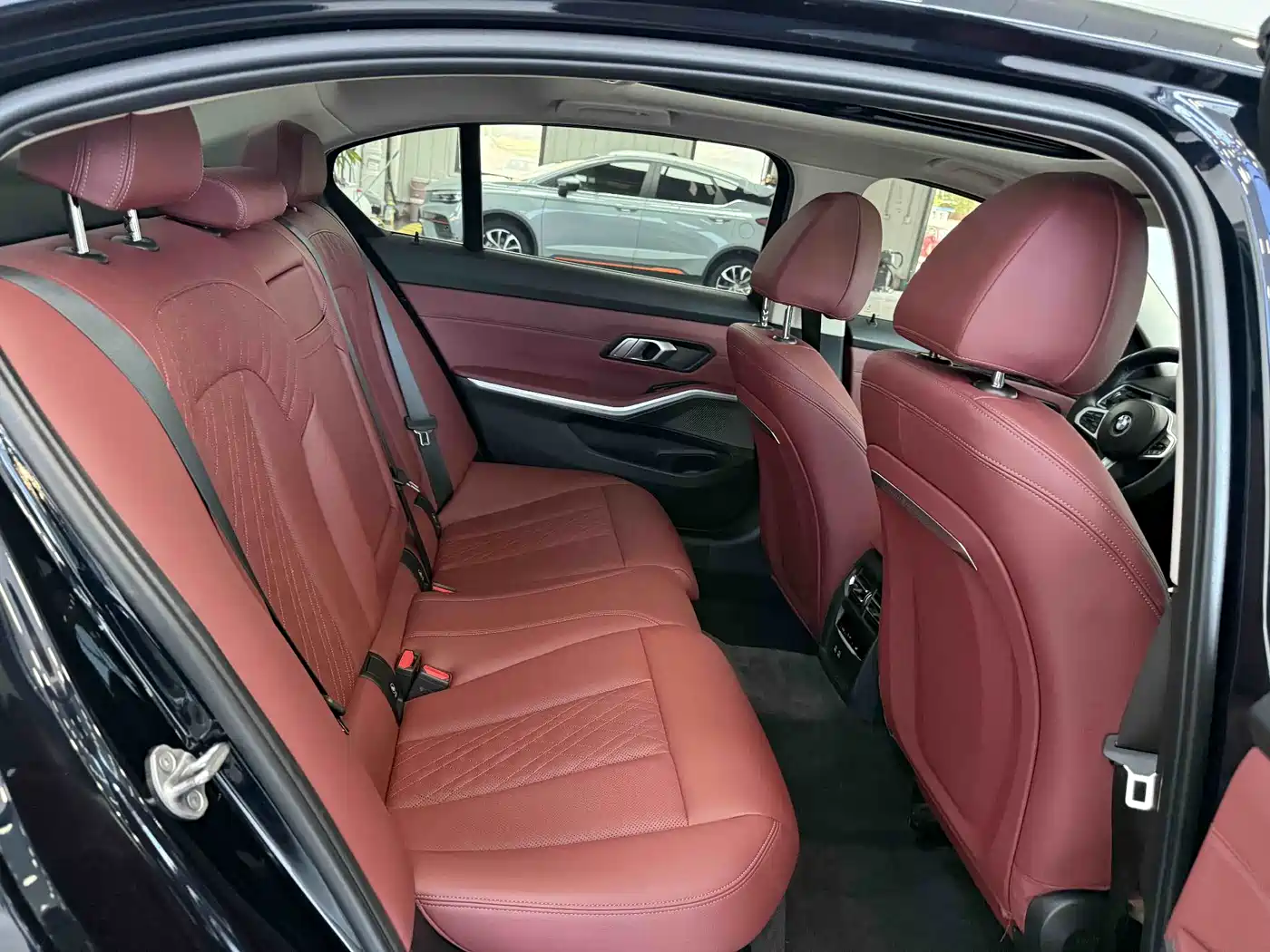 BMW 3 Series 2023 320Li M Sport Package фото 18