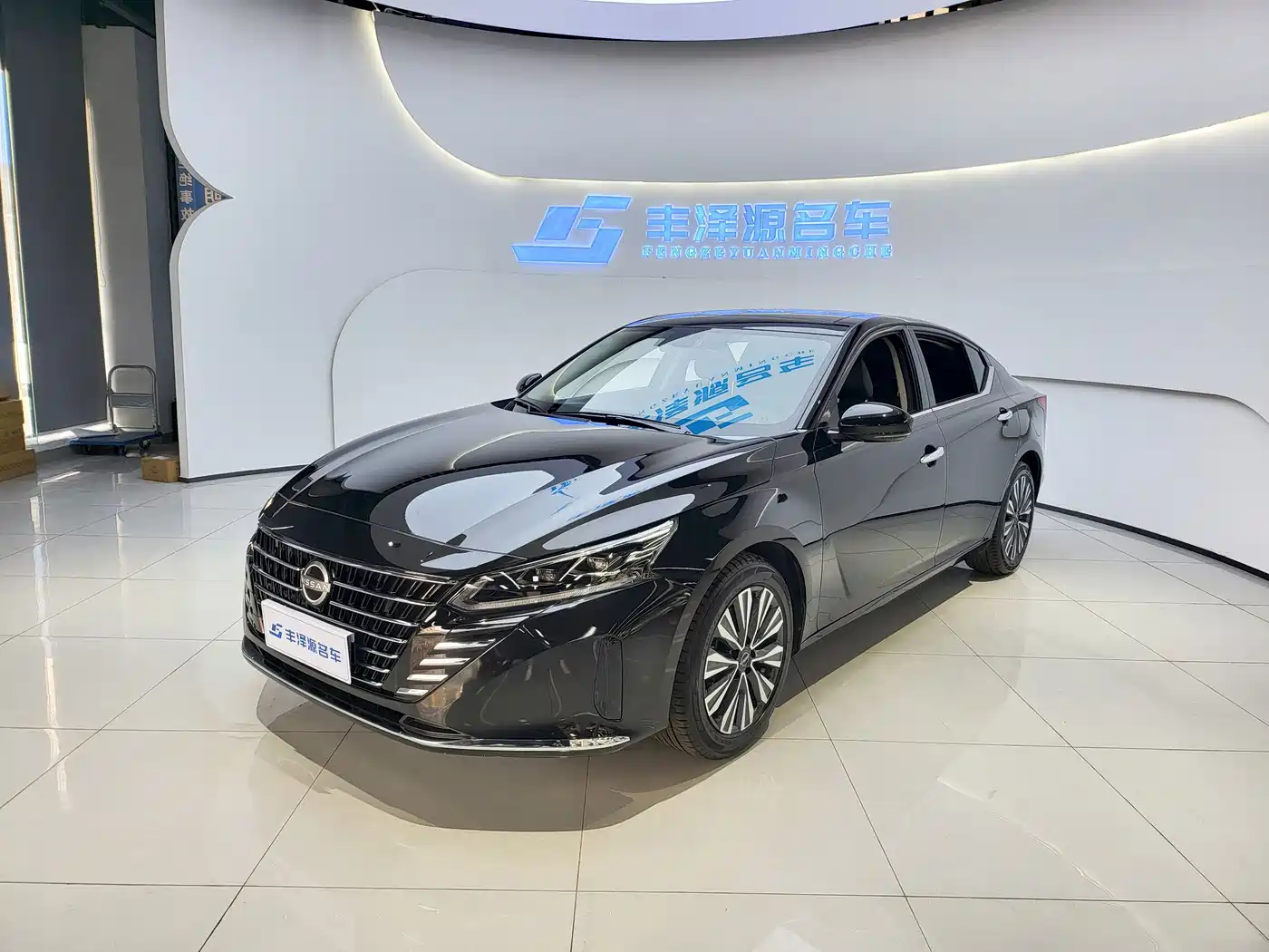 NISSAN TEANA 2023