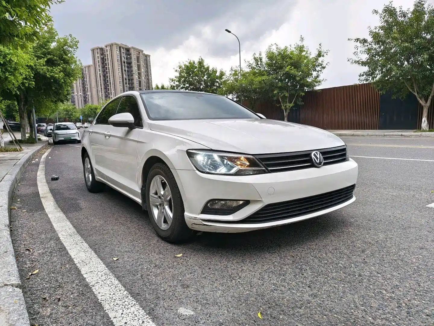 Photo 3 - Volkswagen Lamando