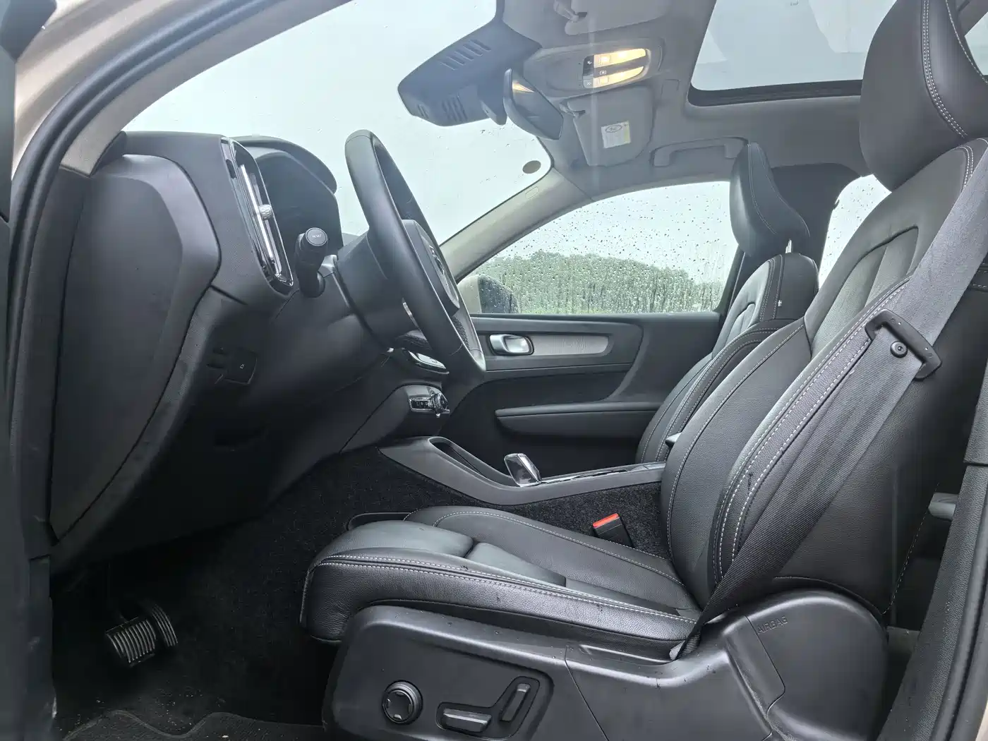 Volvo XC40 2024 2025 B4 AWD Smart Elite Luxury Edition