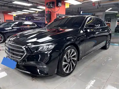 Mercedes-Benz E