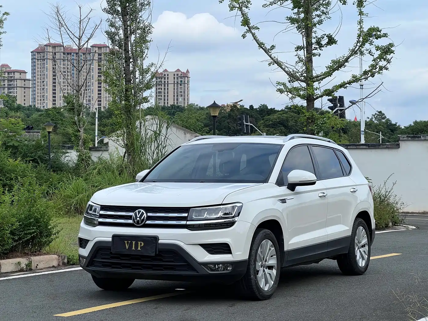Photo 1 - Volkswagen Tharu