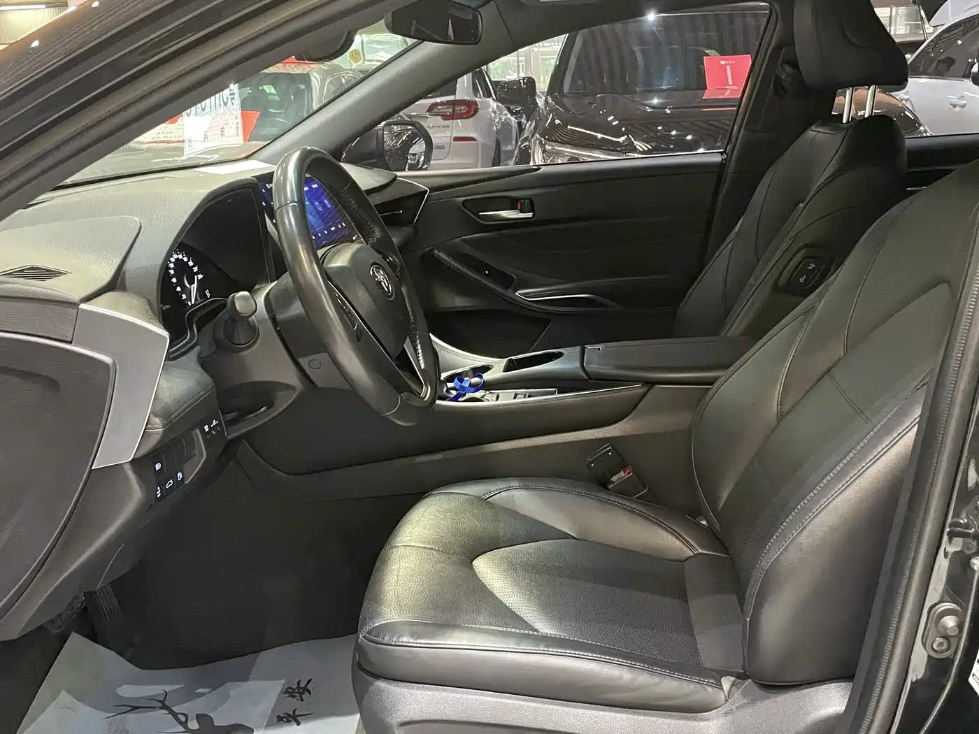 Toyota Avalon 2022 2.0L Luxury Edition фото 7