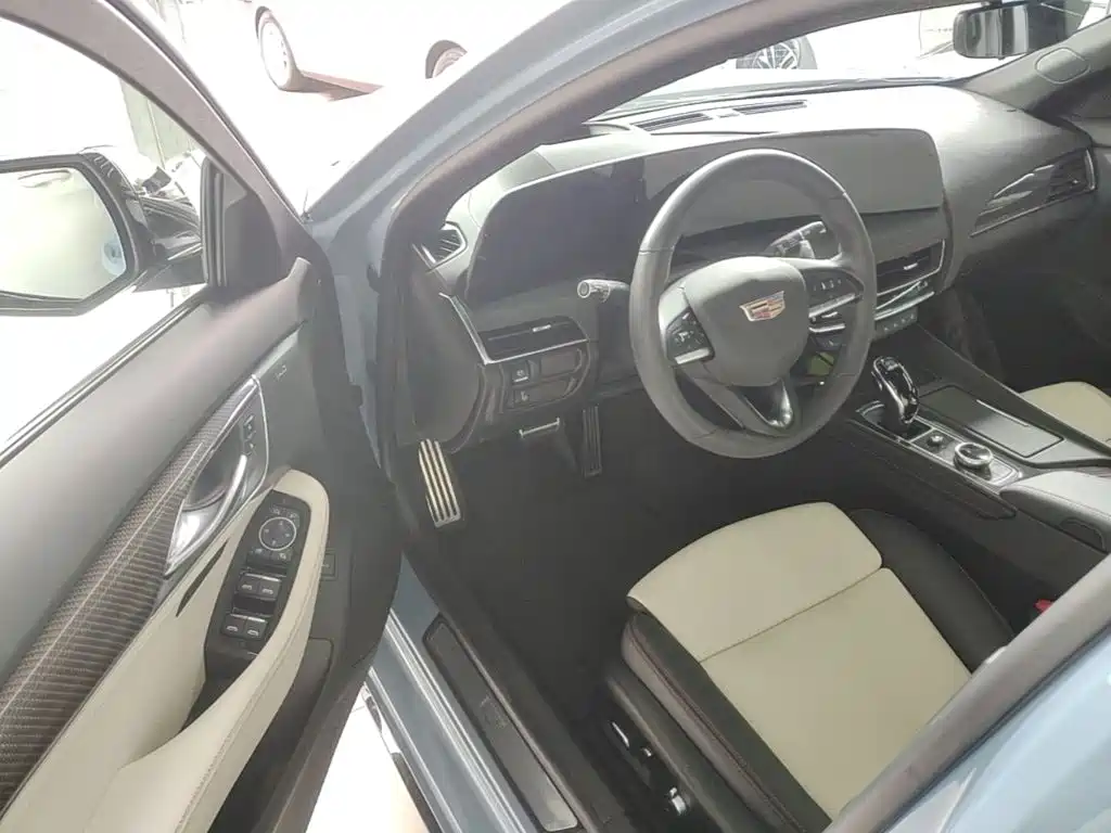 Cadillac CT5 2025 2025 Model 28T Track Performance Edition + Peak Track Package
