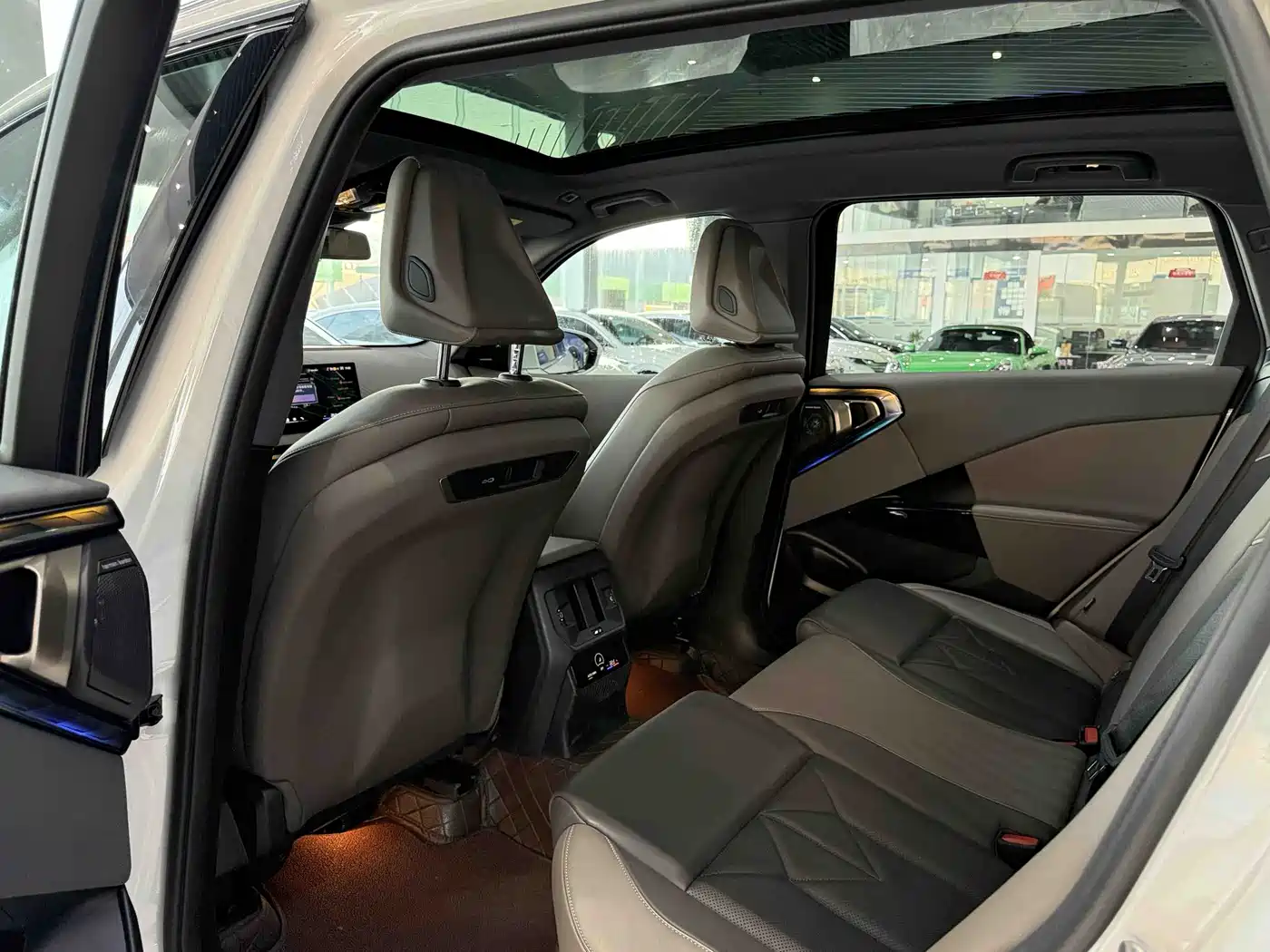 BMW X3 2025 xDrive30L Premium M Sport Package фото 12
