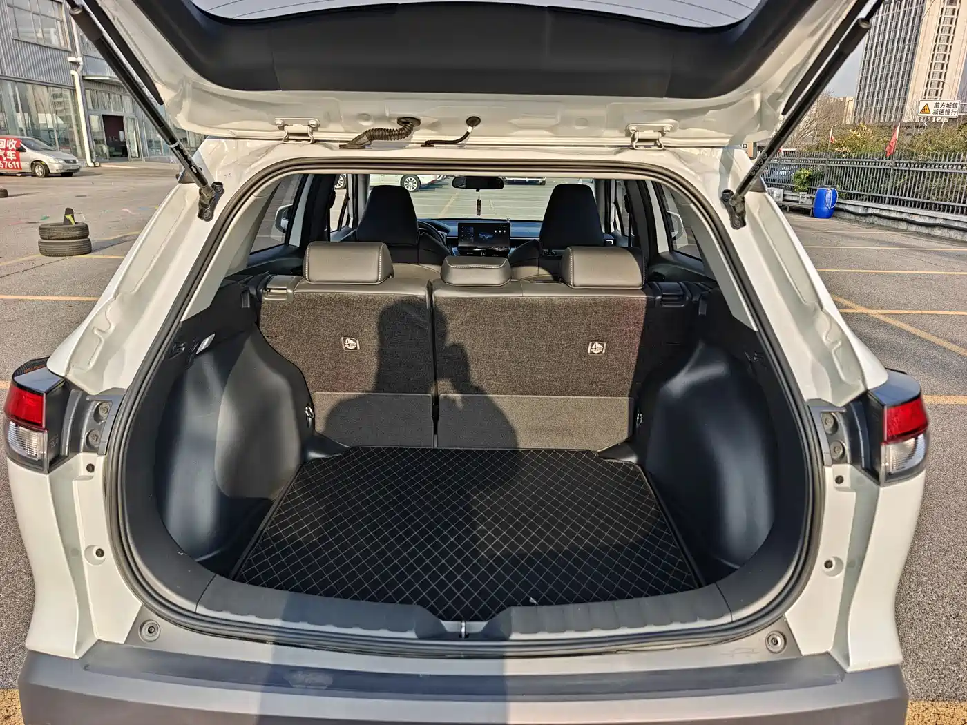 Toyota Frontlander 2024 2.0L CVT Luxury Edition фото 8