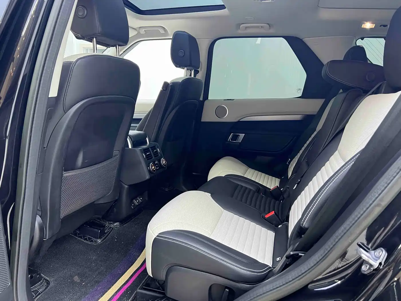 Land Rover Discovery 2023 360PS R-Dynamic S фото 19