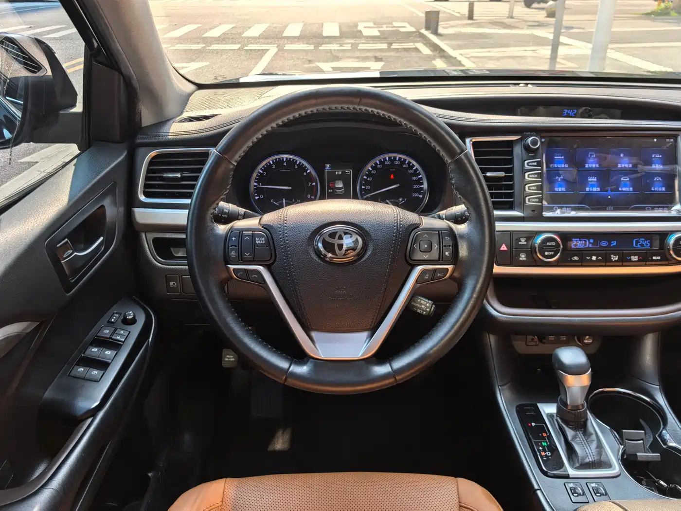 Toyota Highlander 2018 Model 2.0T 4WD Knight Edition 7-Seater China VI фото 9