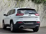 Photo 6 - Jeep Cherokee