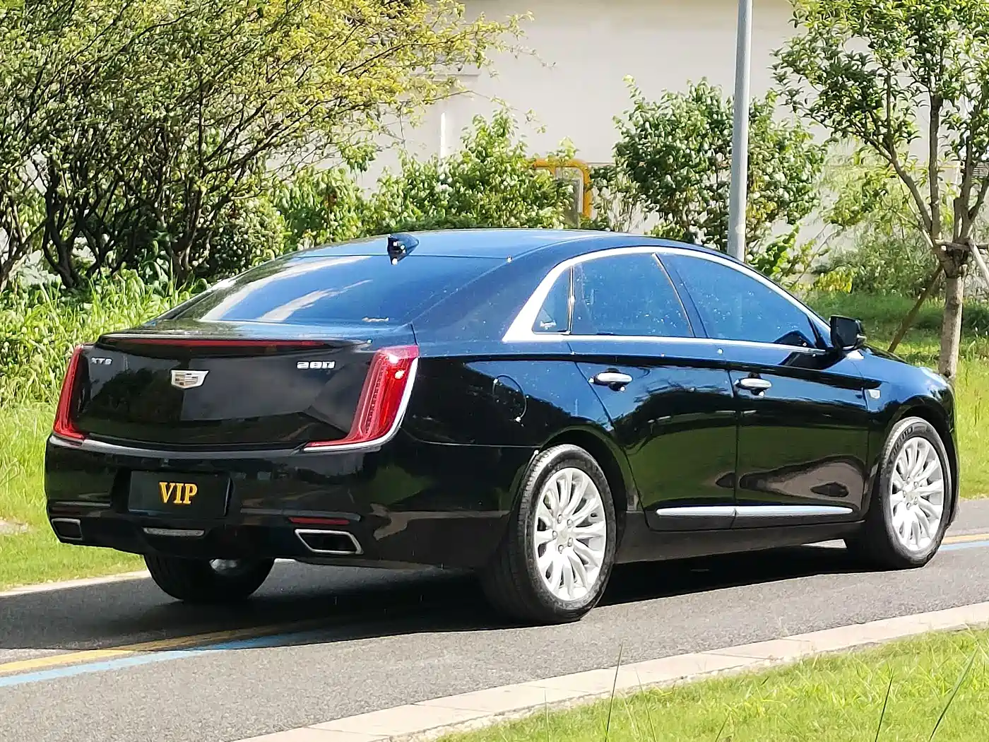 Photo 6 - Cadillac XTS