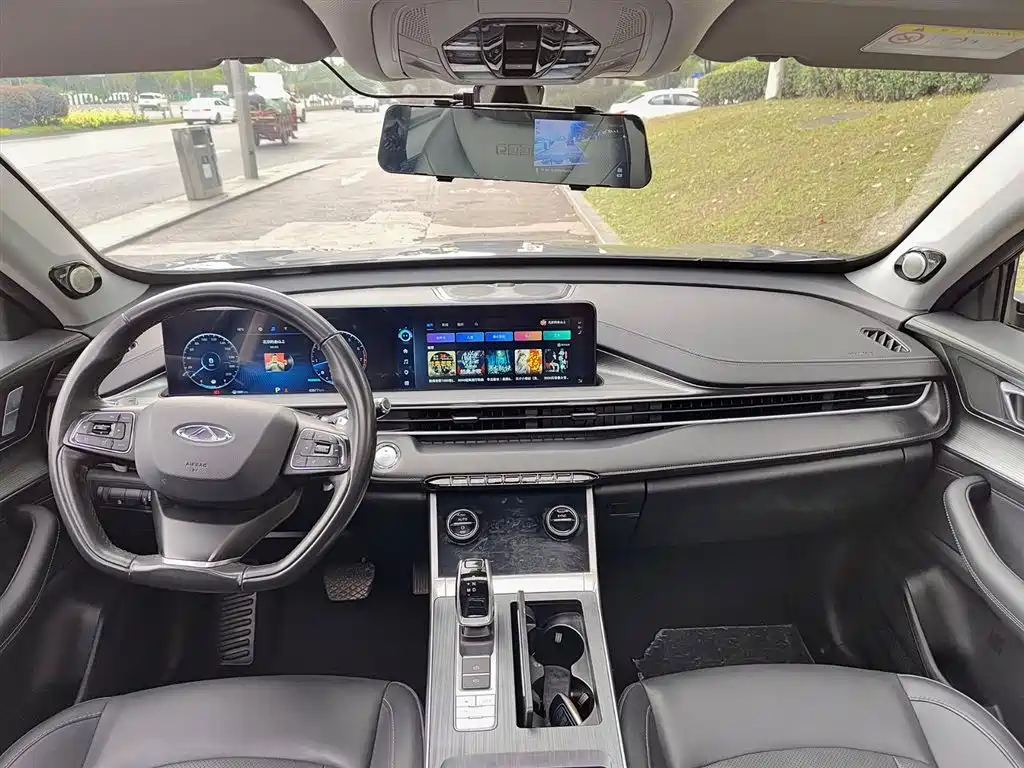 CHERY TIGGO 8