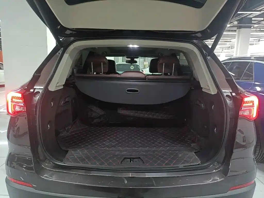 Photo 19 - Buick Envision Plus