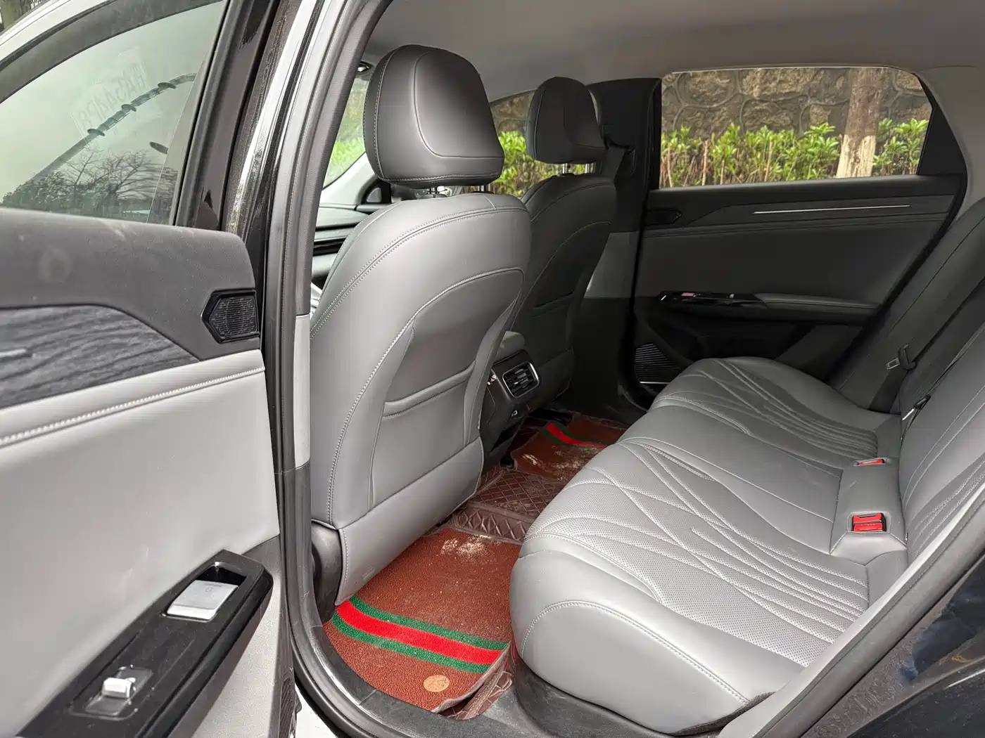 Geely Galaxy Galaxy L6 2025 EM-i 60km Explorer Edition фото 10