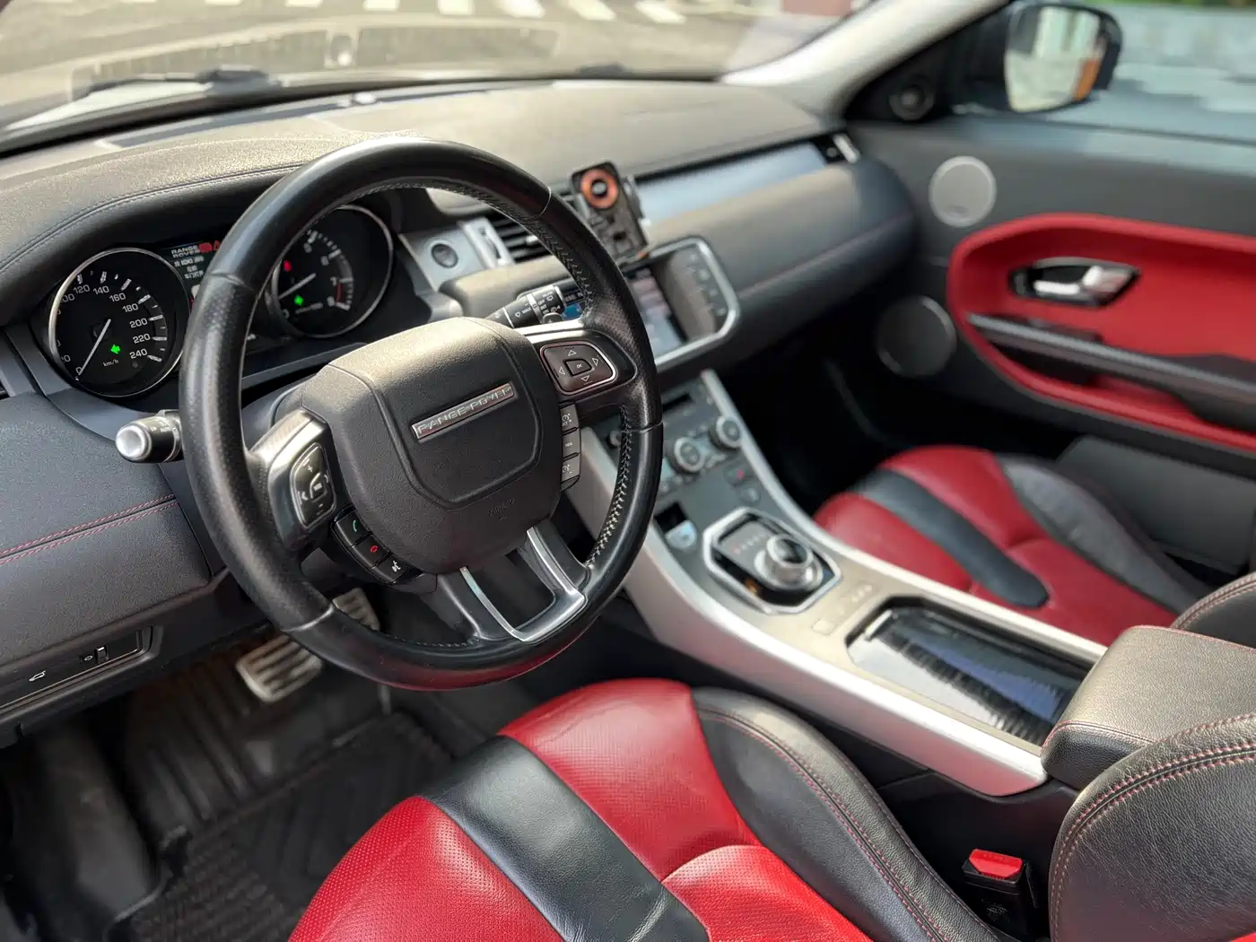 Land Rover Range Rover Evoque (Import) 2013 2.0T 5-Door Spark Limited Edition фото 11