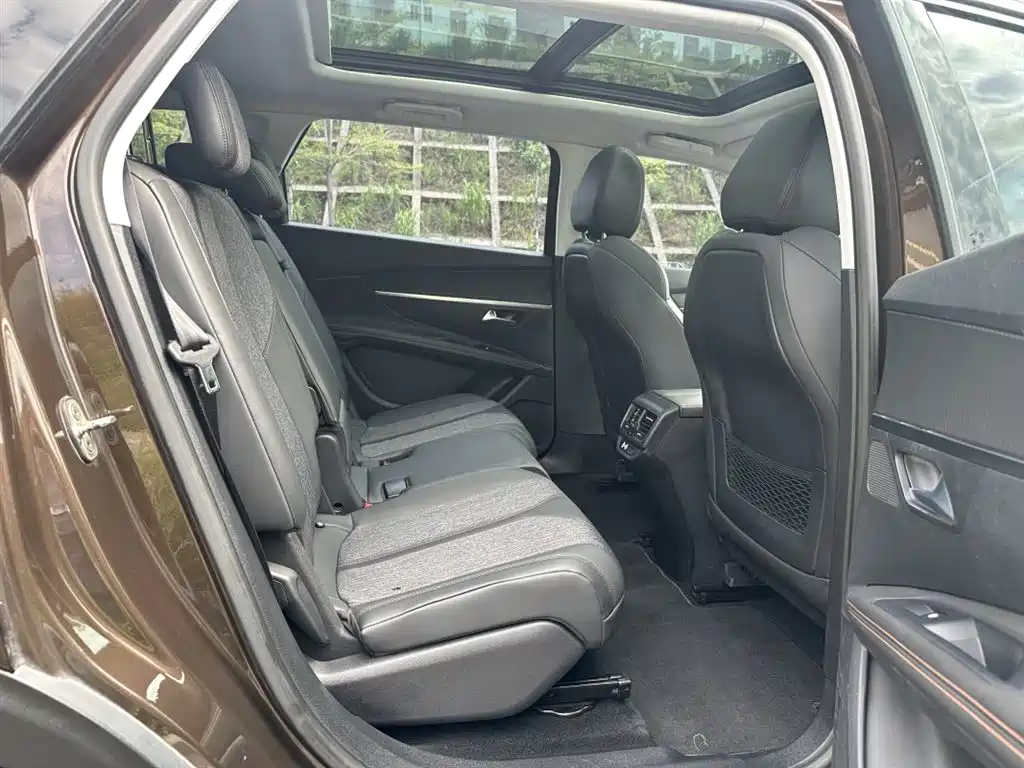 Peugeot 5008 2017 350THP 7-seat Elite Edition фото 14