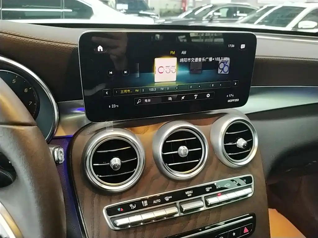 Mercedes-Benz GLC 2021 GLC 260 L 4MATIC Luxury фото 13