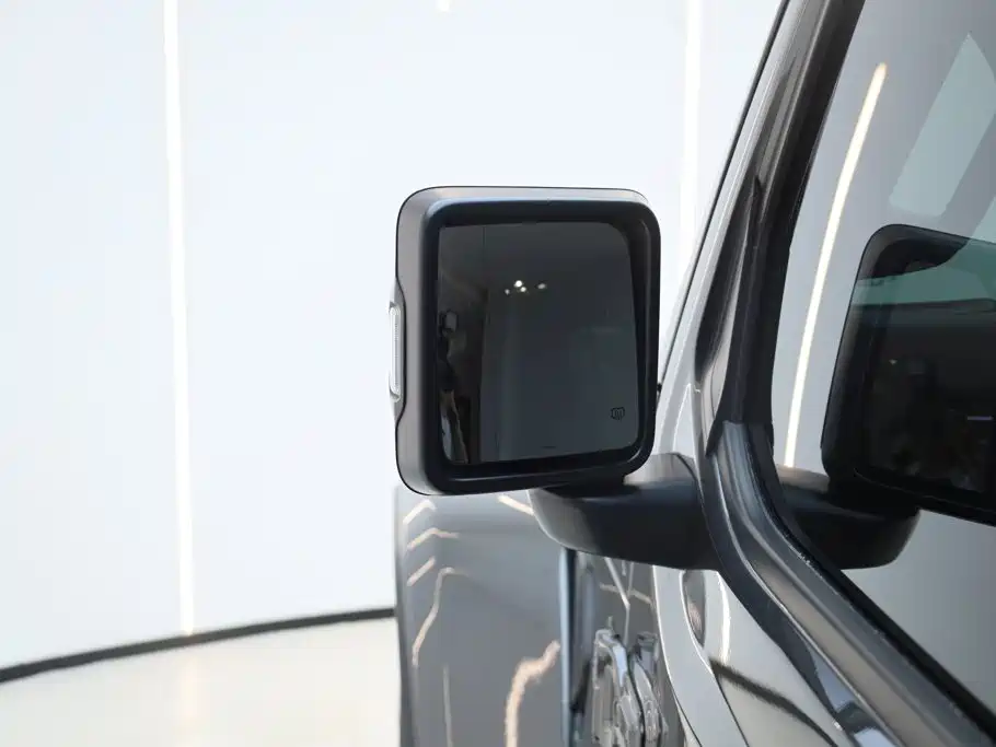 Photo 24 - Jeep Gladiator