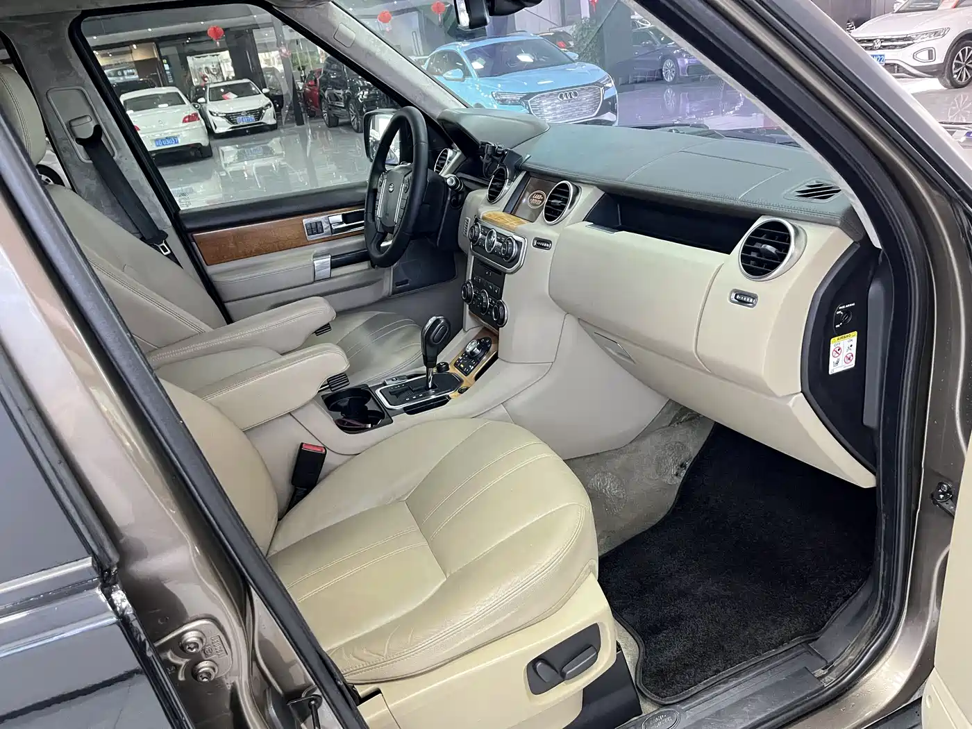 Land Rover Discovery 2012 3.0 SDV6 HSE Diesel фото 6