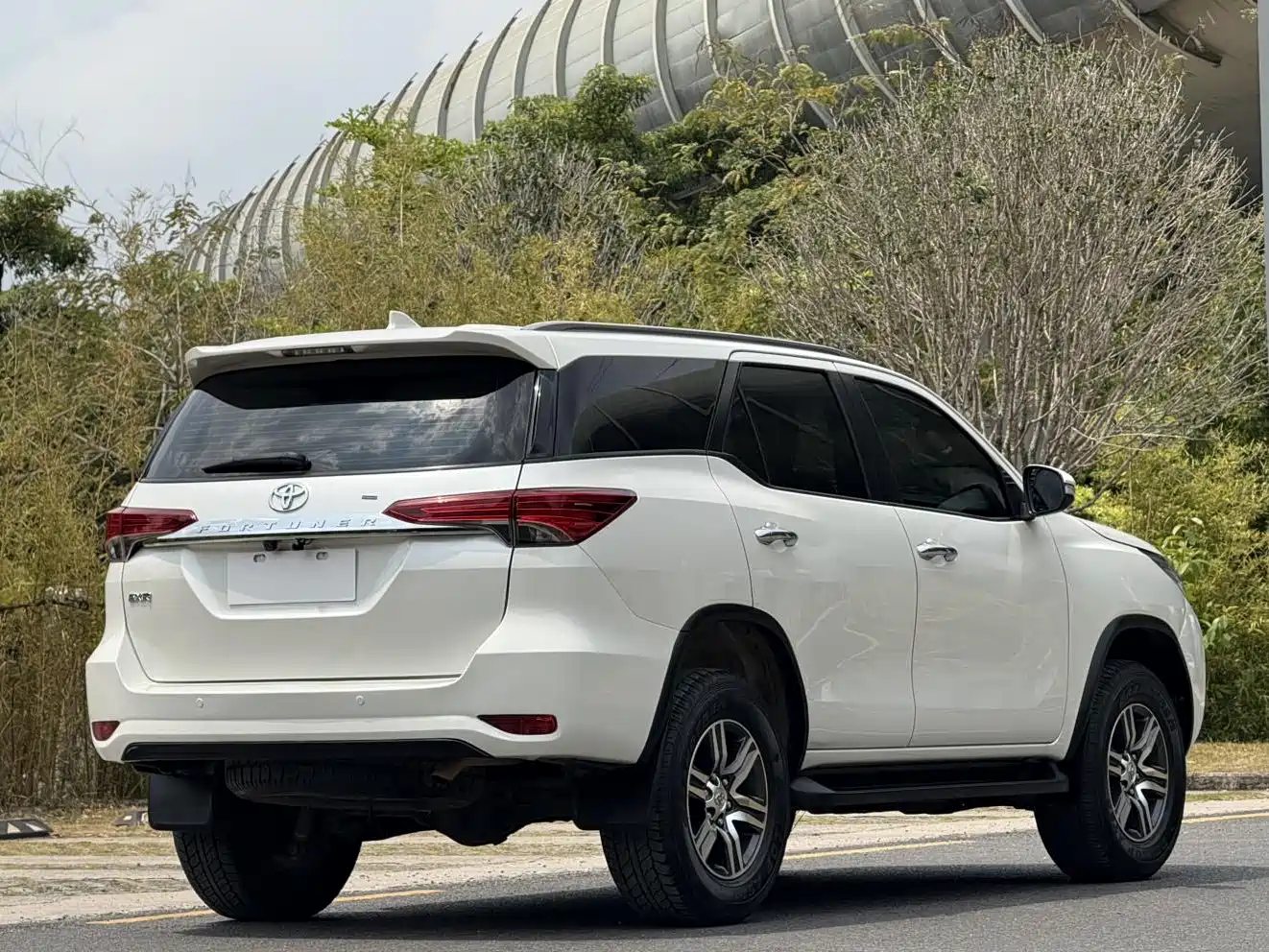 Toyota Fortuner 2016 2.7L Middle East Edition фото 4