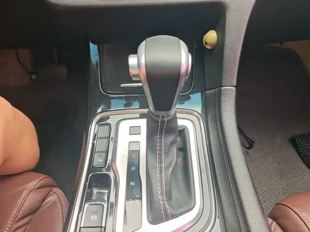 Baojun 560 2017 2017 1.5T DCT Flagship 7-seater