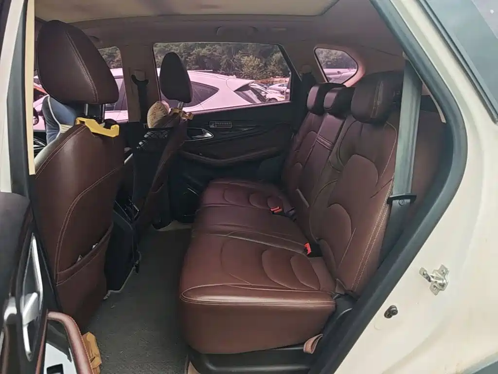 Baojun 560 2017 2017 1.5T DCT Flagship 7-seater