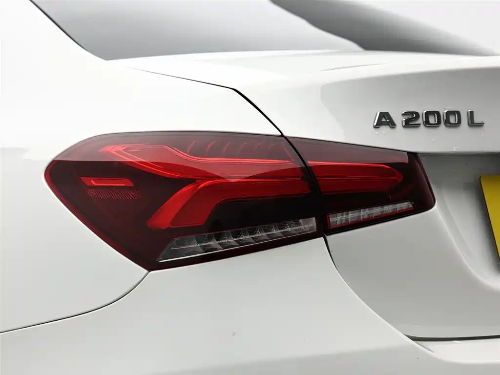 Mercedes-Benz A-Class 2021 A 200 L Sport Sedan Dynamic Type фото 7