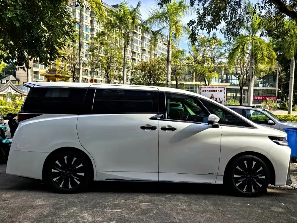Toyota Vellfire 2025 2024 Crown Hybrid 2.5L Executive Premium Edition