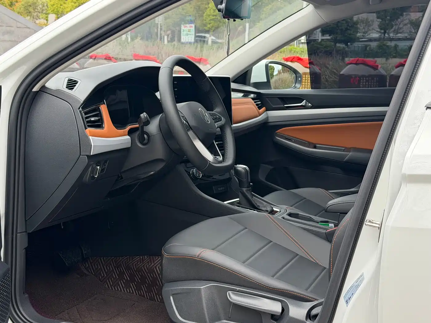 VOLKSWAGEN BORA