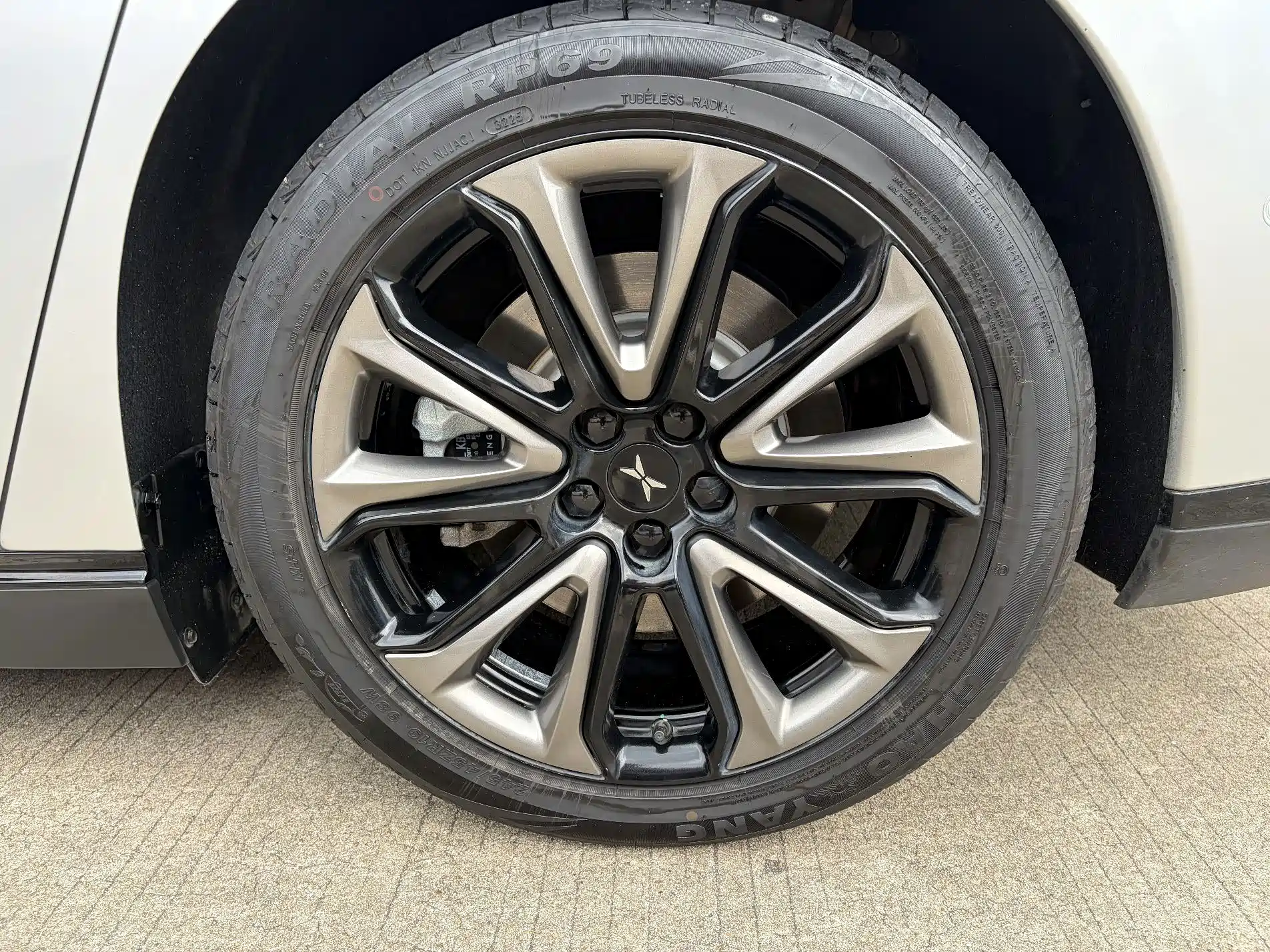 Фото 7 - XPeng P7