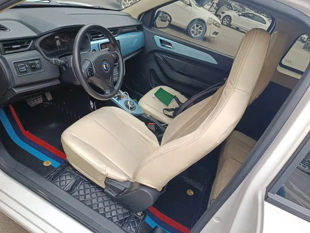 Huachen Xinyi Brilliance Xinyi i03A 2023 2022 Leasing Custom Edition