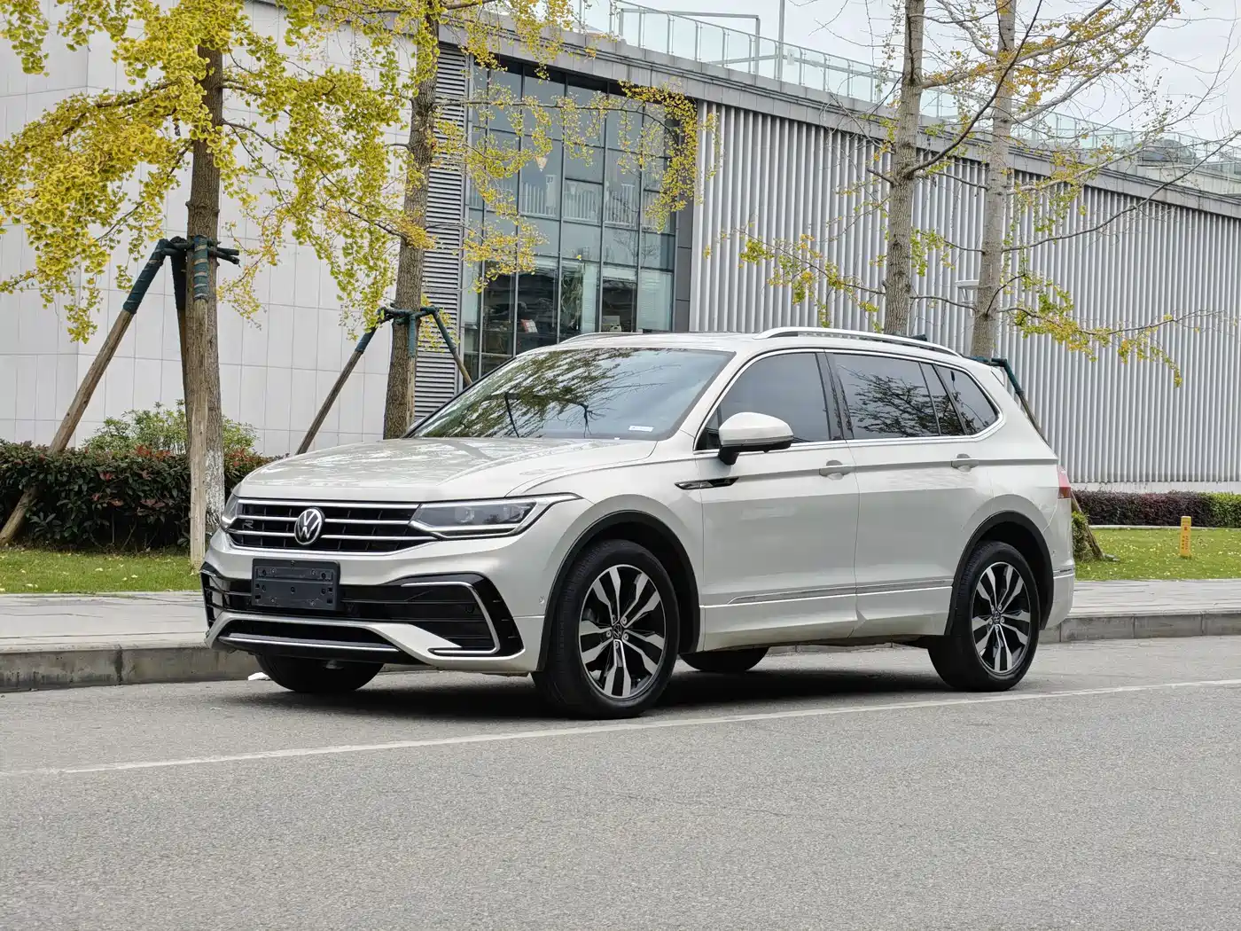 Volkswagen Tiguan L 2022 380TSI Automatic 4WD R-Line Cross Edition 7-Seater