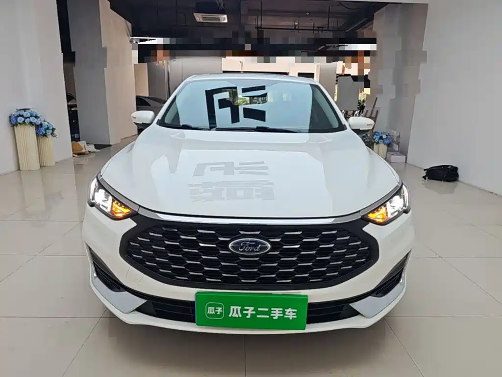 2022 Ford Escort