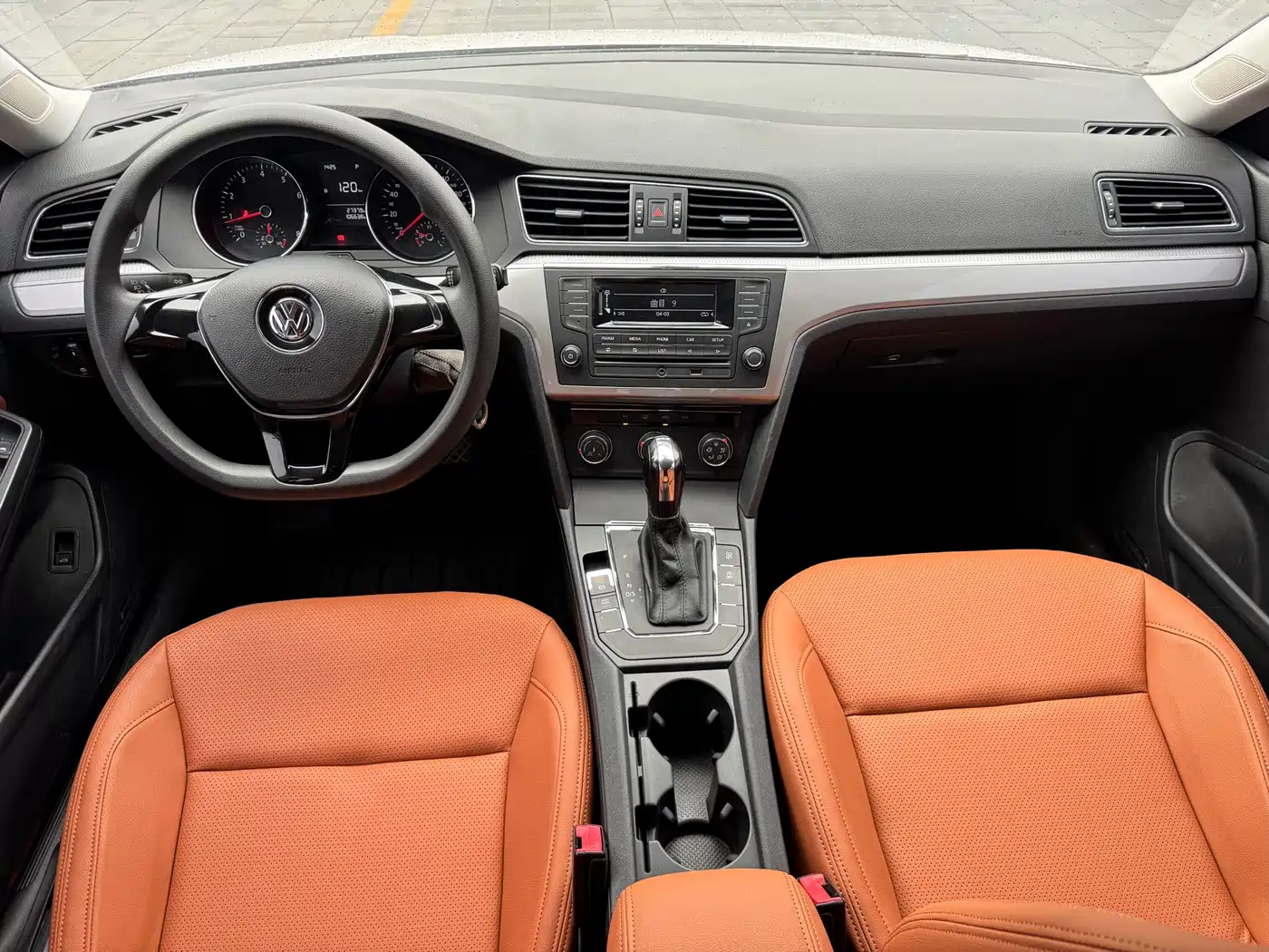 Volkswagen Lamando 2017 230TSI DSG Trend Edition фото 10