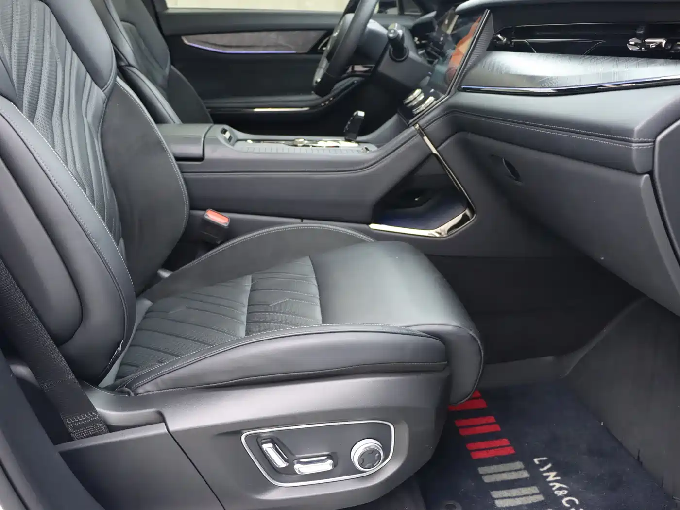 Lynk & Co 09 2022 2021 2.0T Halo 6-Seater