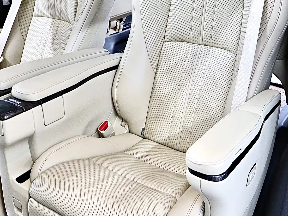 Toyota Alphard 2021 Hybrid 2.5L Premium фото 14