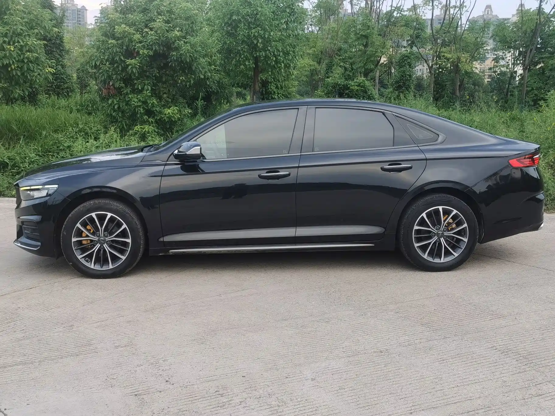 Фото 4 - Geely Preface