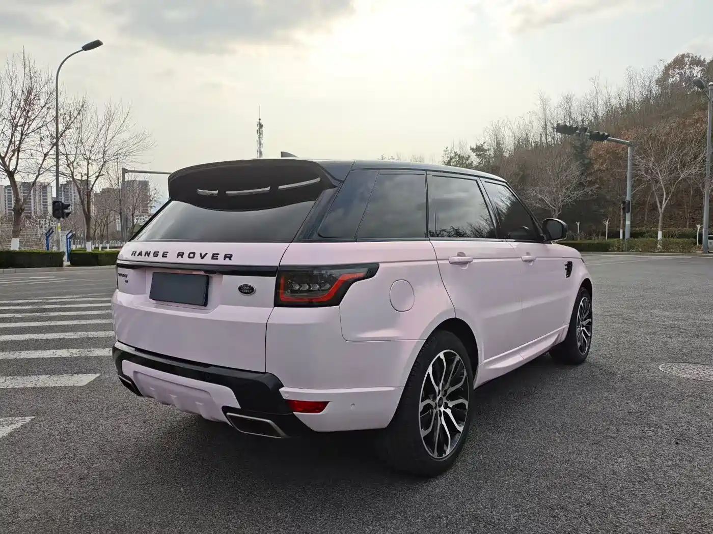 Land Rover Range Rover Sport 2021 3.0 L6 Gloss Black Edition фото 2