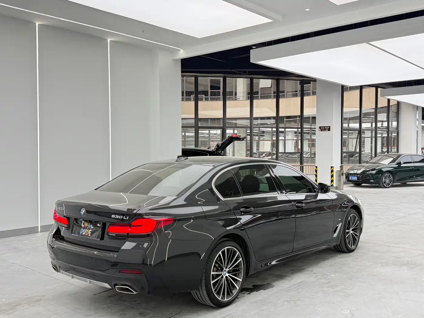 BMW 5 Series 2022 530Li Leading M Sport Package фото 10