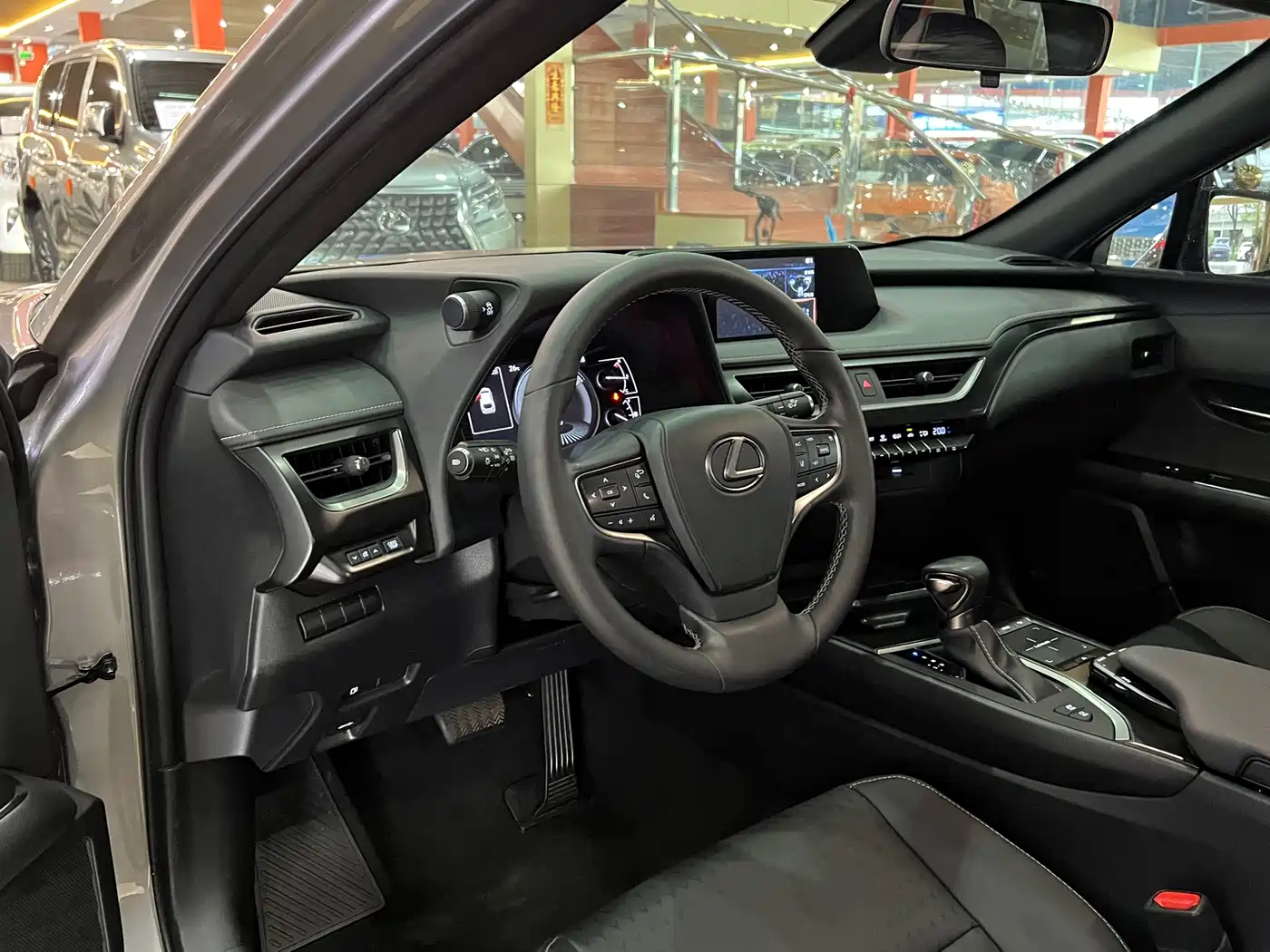 Lexus UX 2020 260h Explore Fun Edition China V фото 7