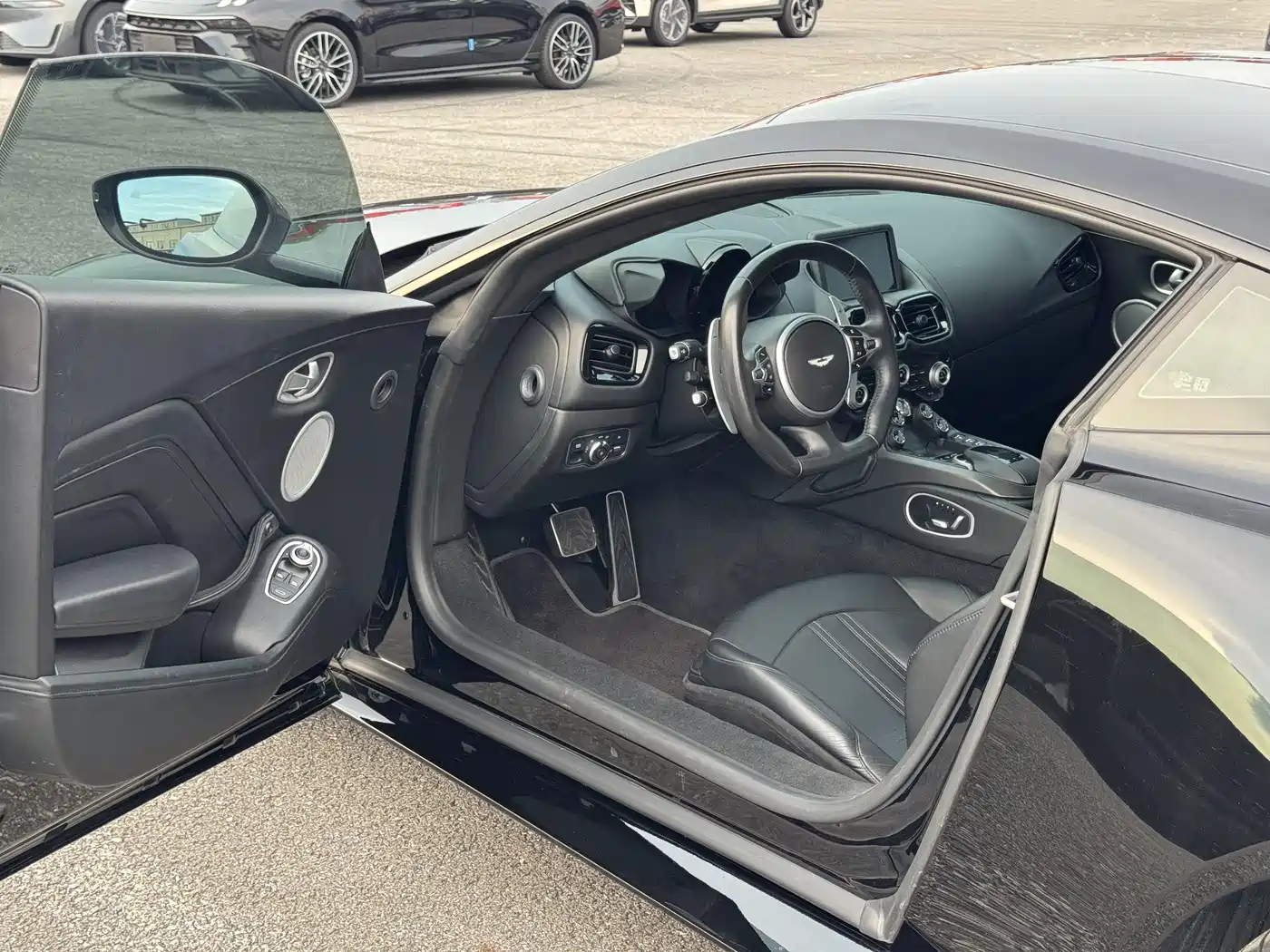 Aston Martin V8 Vantage 2020 4.0T V8 Coupe фото 5