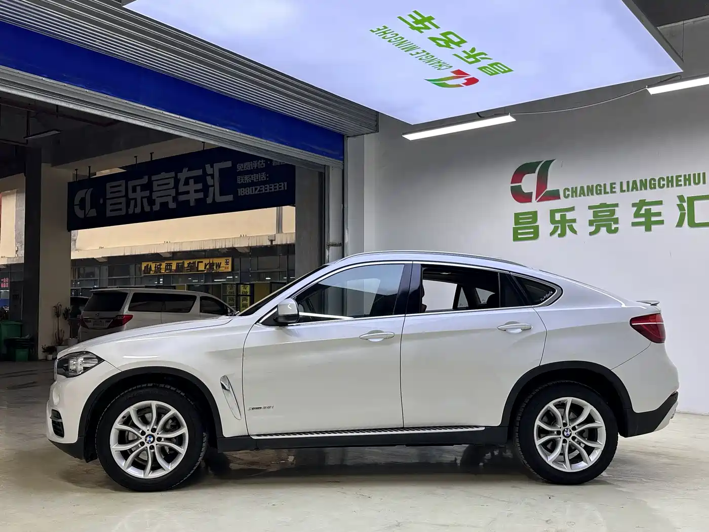 BMW X6 2015 xDrive35i Luxury Model фото 2