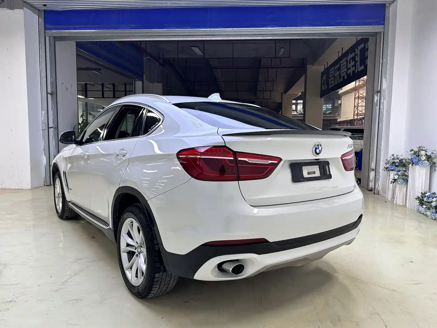 BMW X6 2015 xDrive35i Luxury Model фото 7