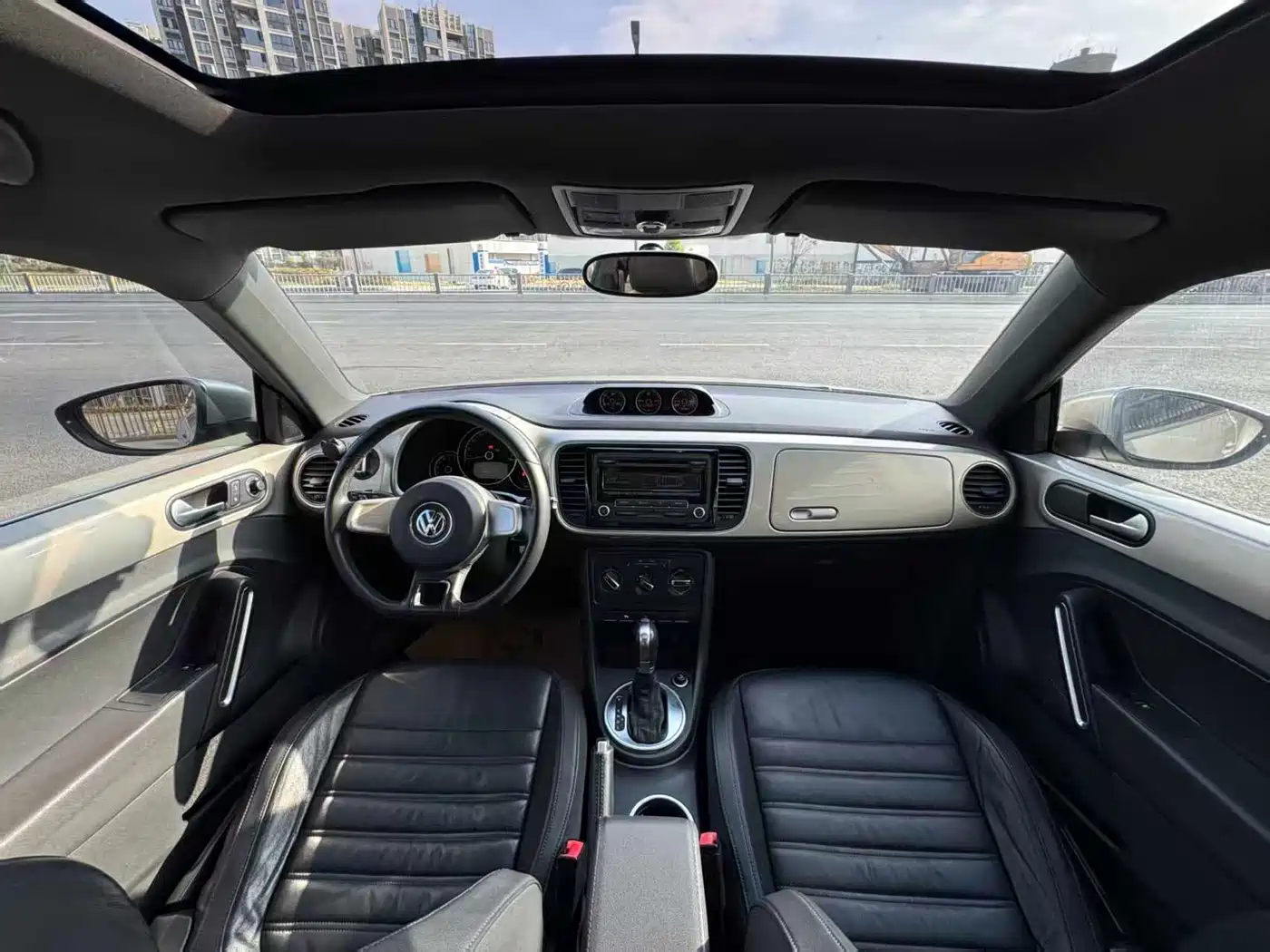 Volkswagen Beetle 2013 1.4TSI Comfort фото 4