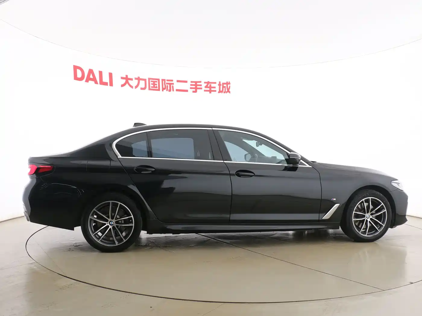 BMW 5 Series 2022 525Li M Sport Package фото 14