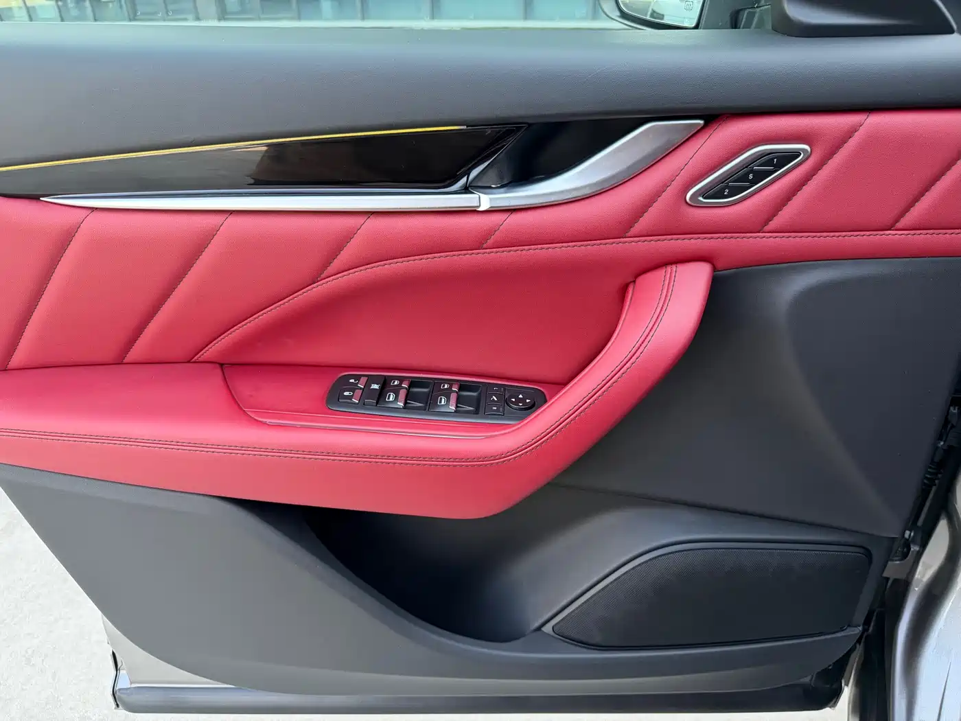Фото 7 - Maserati Levante