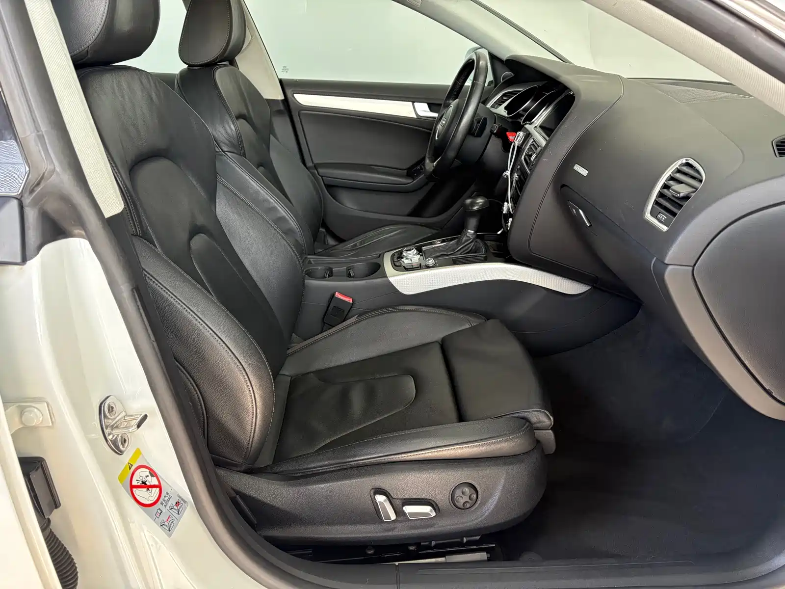 Photo 5 - Audi A5 (Import)