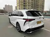 Фото 18 - Toyota Granvia